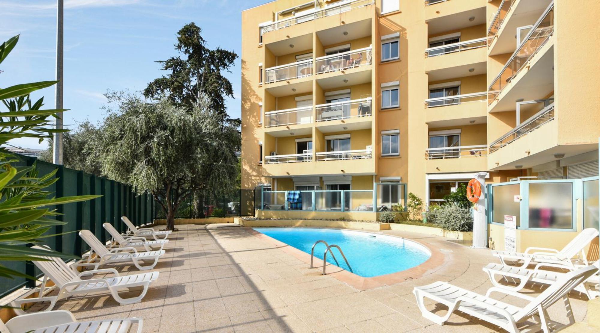 Residence Pierre & Vacances La Rostagne Juan-les-Pins Ngoại thất bức ảnh