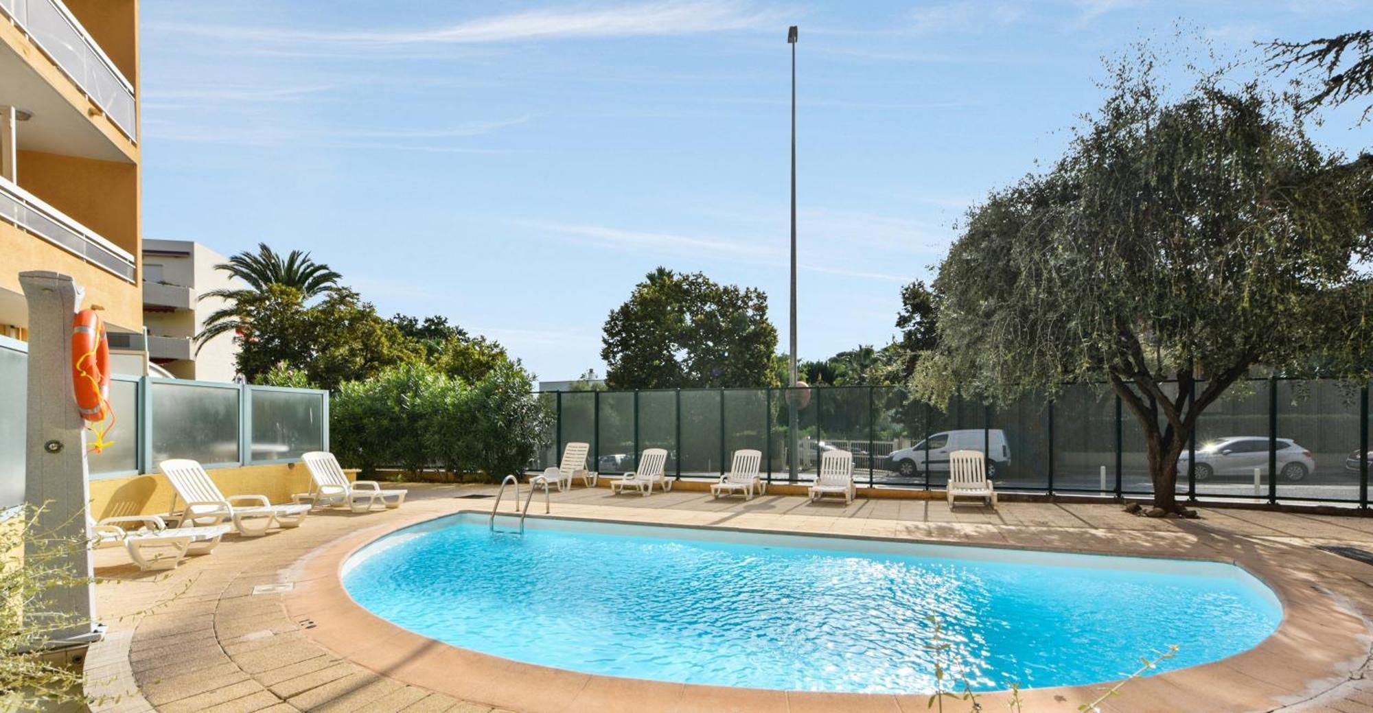 Residence Pierre & Vacances La Rostagne Juan-les-Pins Ngoại thất bức ảnh
