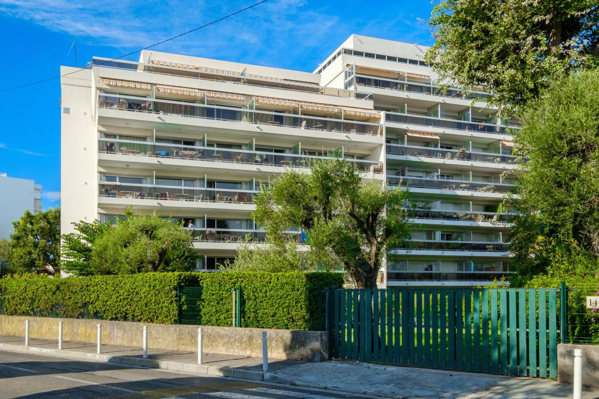Residence Pierre & Vacances La Rostagne Juan-les-Pins Ngoại thất bức ảnh