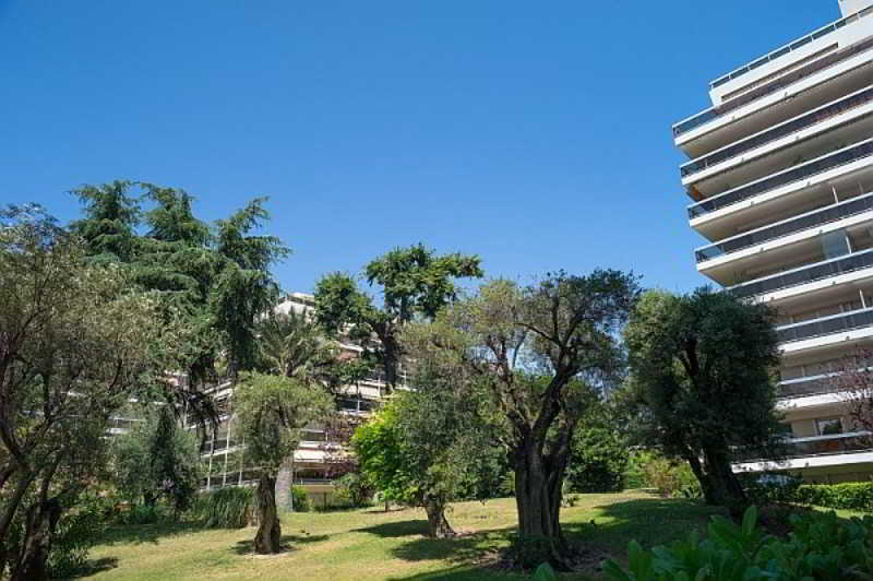 Residence Pierre & Vacances La Rostagne Juan-les-Pins Ngoại thất bức ảnh