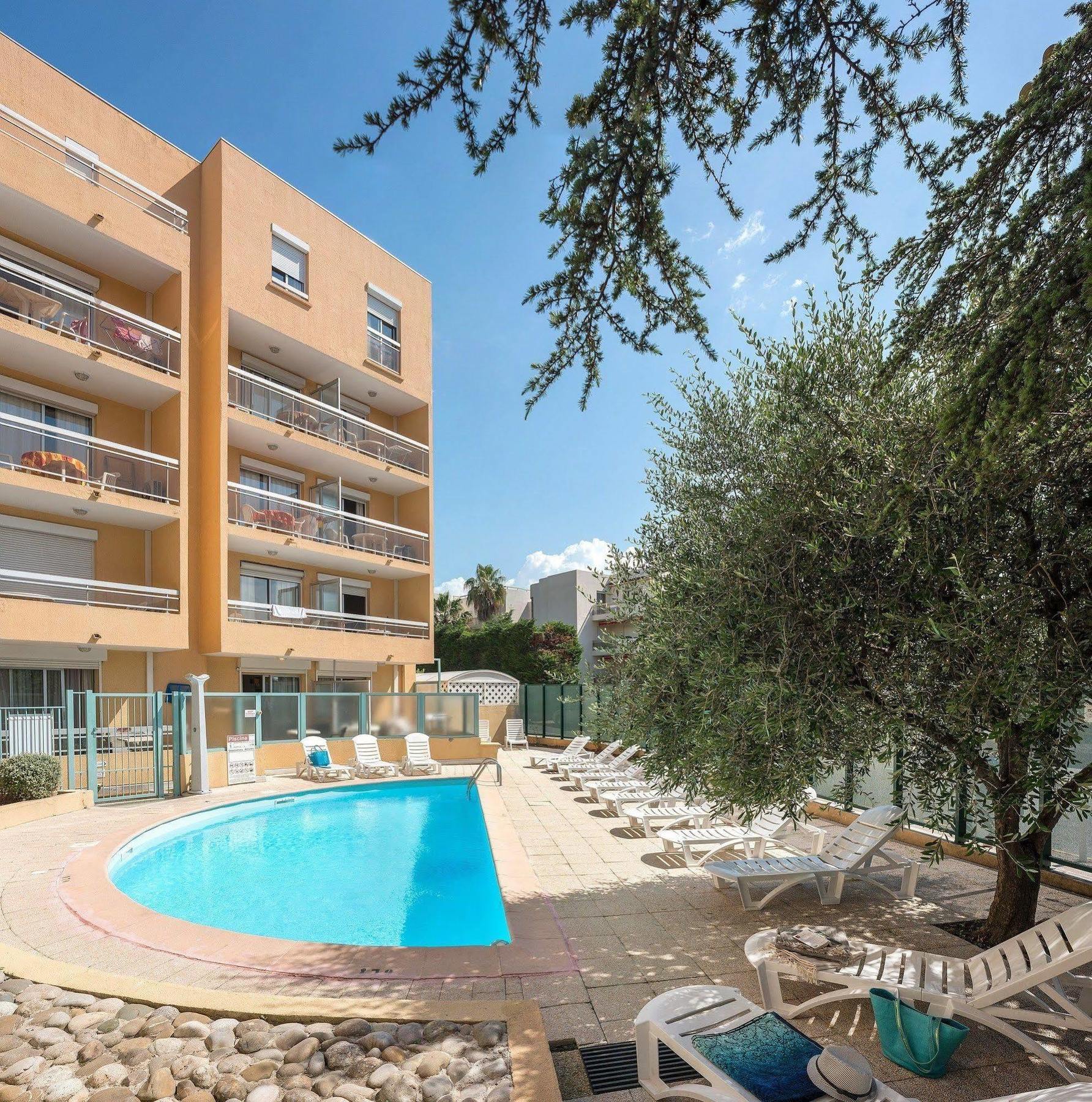 Residence Pierre & Vacances La Rostagne Juan-les-Pins Ngoại thất bức ảnh